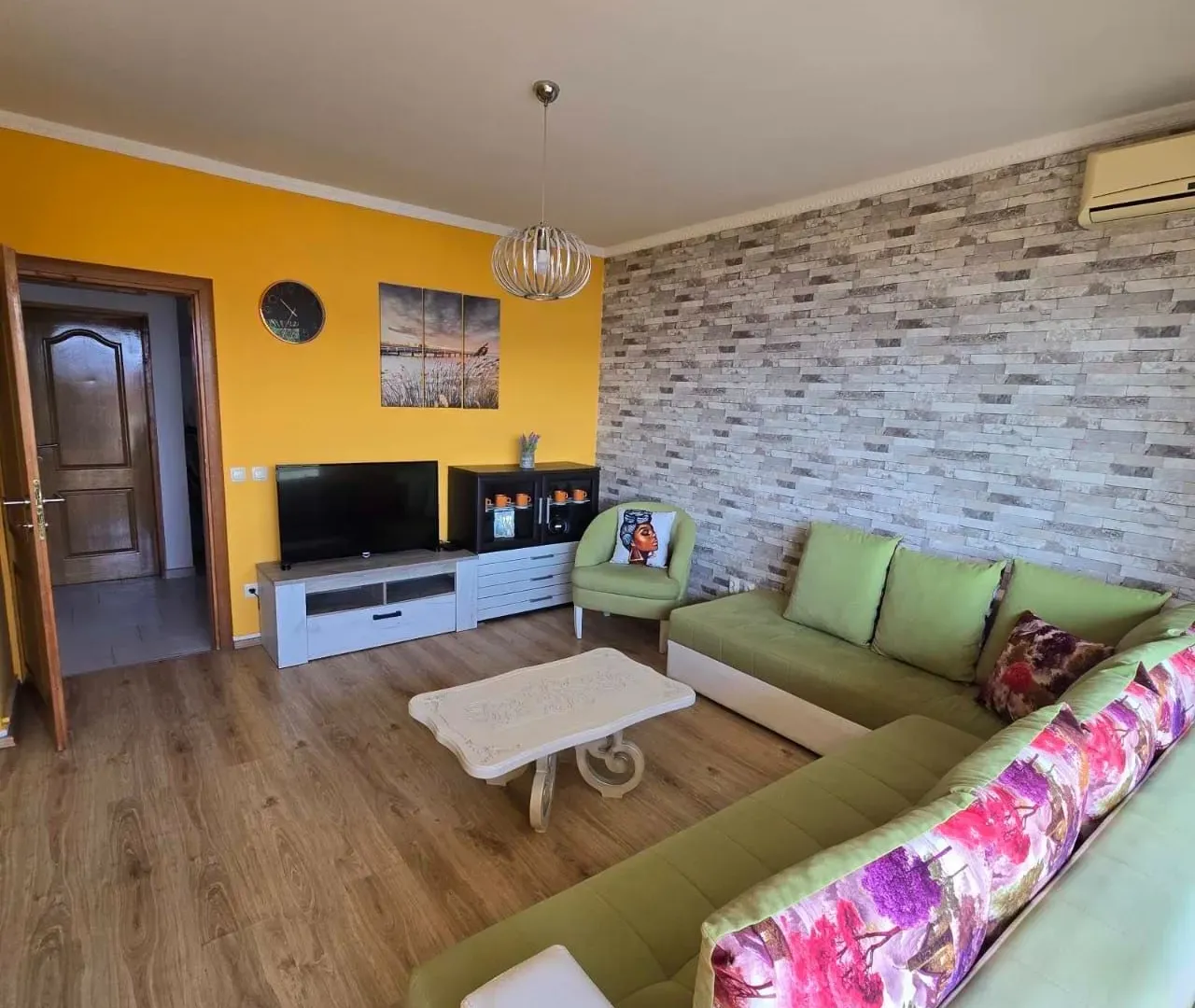 Rent, one bedroom apartment, 50m², Centar, Tivat