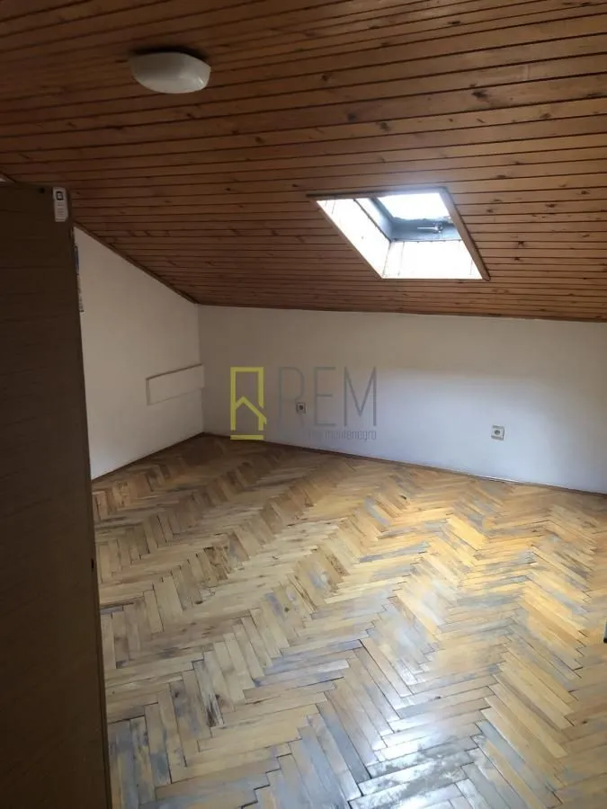 Prodaja, trosoban stan, 95m², Centar, Podgorica