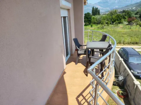 Izdavanje, trosoban stan, 120m², Polje, Bar - image 3