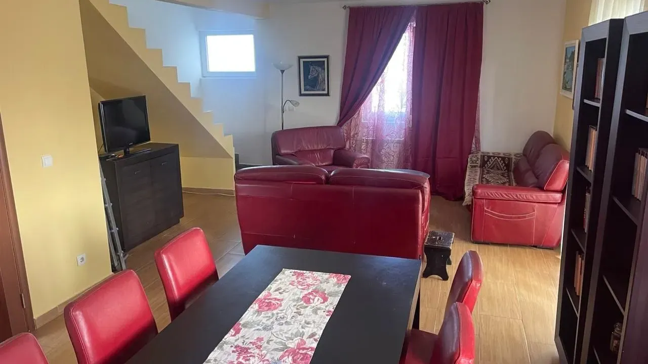 Izdavanje, trosoban stan, 141m², Donja Gorica, Podgorica