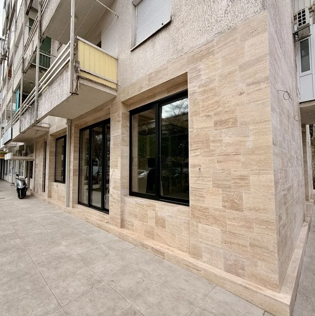 Izdavanje, poslovni prostor, 140m², Centar, Bar