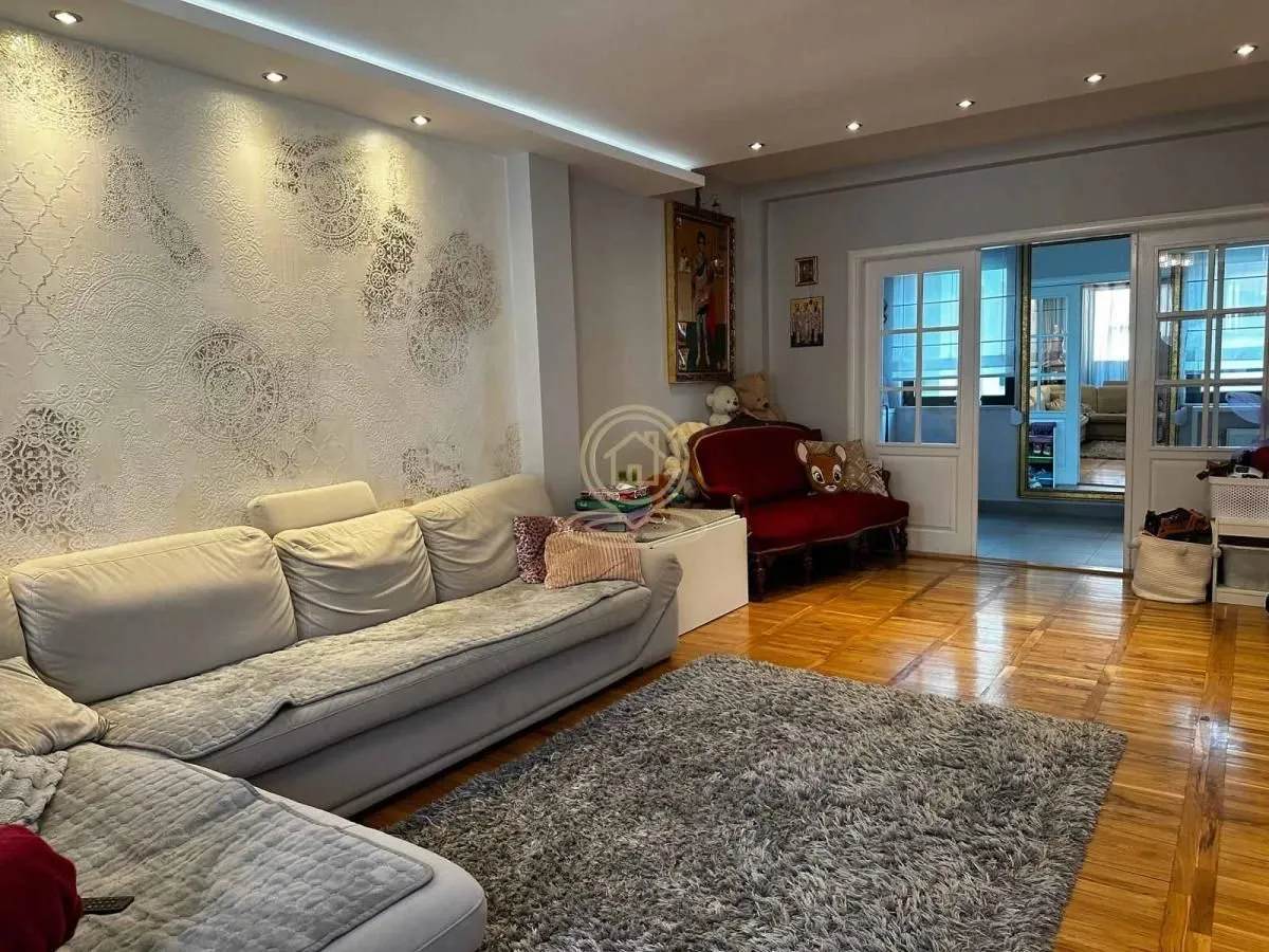 Prodaja, četvorosoban stan, 116m², Grbavica, Novi Sad Sve Podlokacije