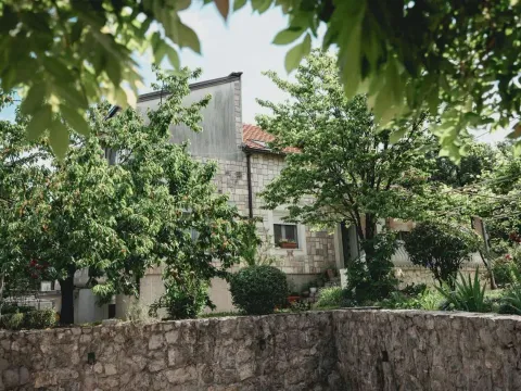 Sale, house, 350m², Vranići, Podgorica - image 8