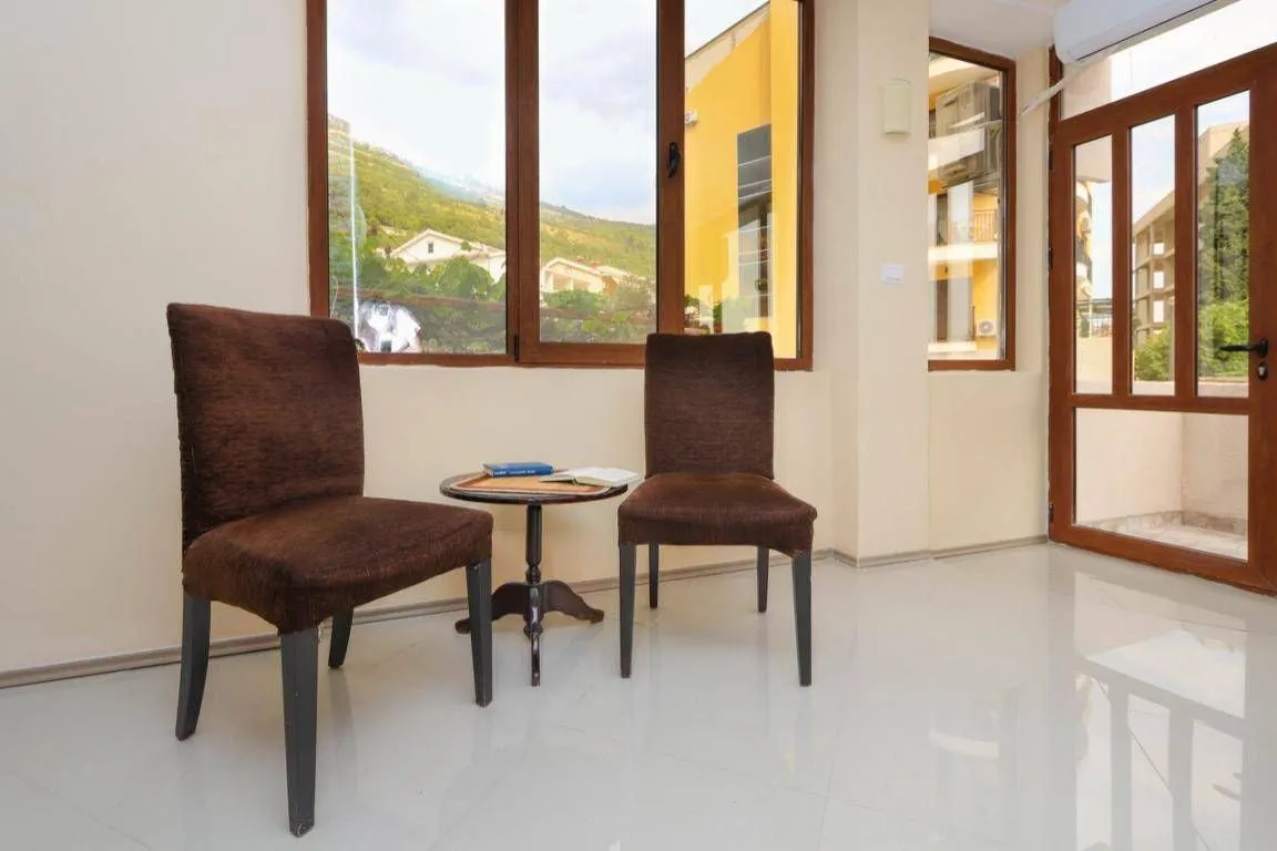 Sale, hospitality venue, 450m², Petrovac, Budva