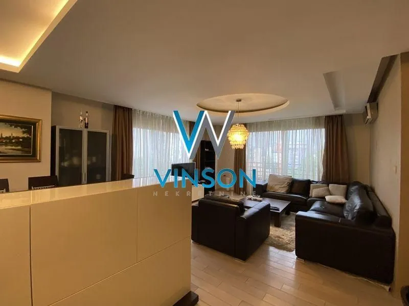 Prodaja, četvorosoban stan, 110m², Centar, Novi Sad
