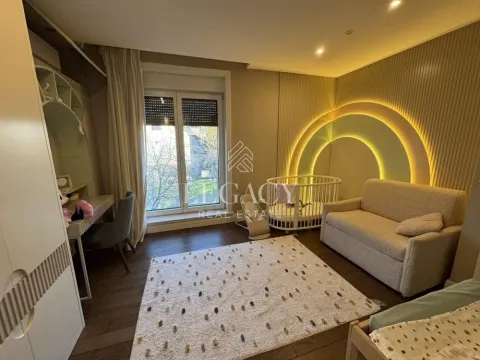 Izdavanje, trosoban stan, 88m², Savski Venac, Beograd - image 15