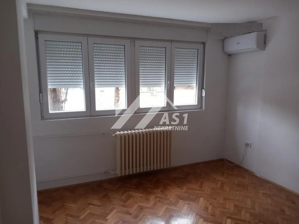 Prodaja, jednosoban stan, 31m², Bulevar Oslobodjenja, Novi Sad Sve Podlokacije