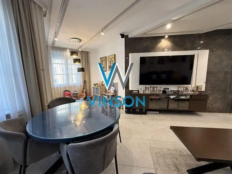 Prodaja, trosoban stan, 74m², Centar, Novi Sad