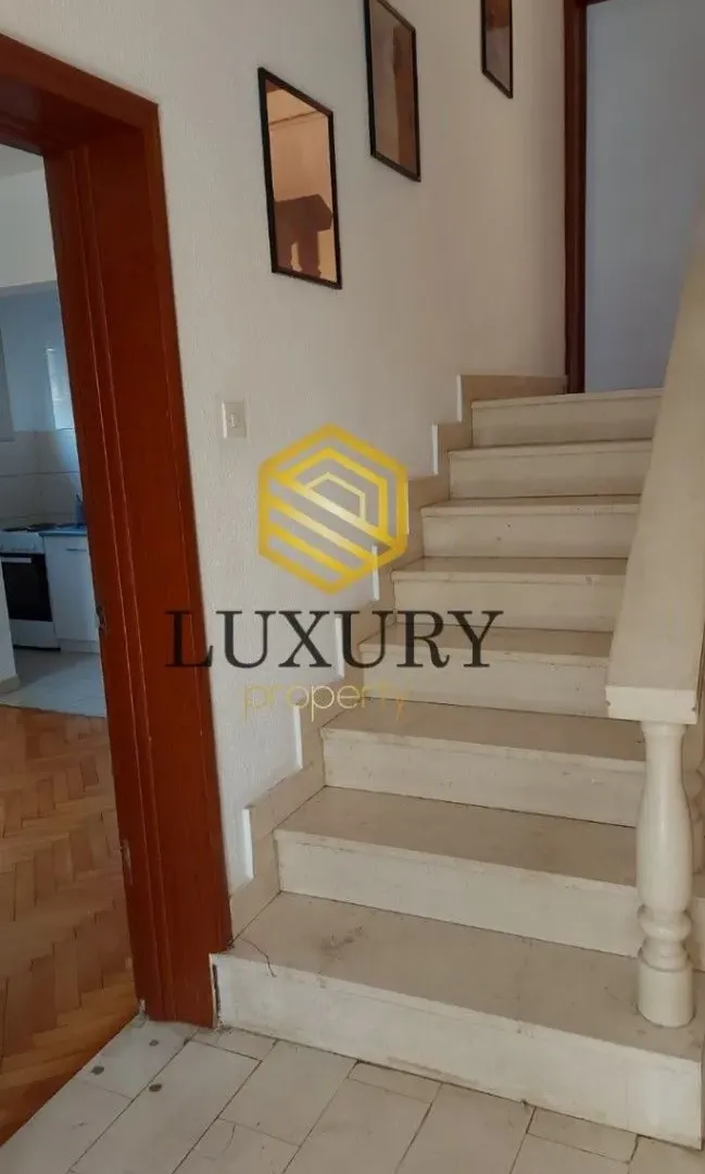 Rent, office space, 250m², Momišići, Podgorica