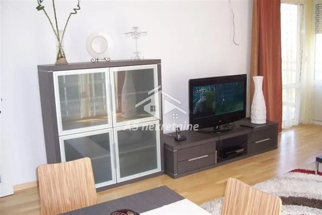 Izdavanje, dvosoban stan, 70m², Novi Beograd Sve Podlokacije, Beograd