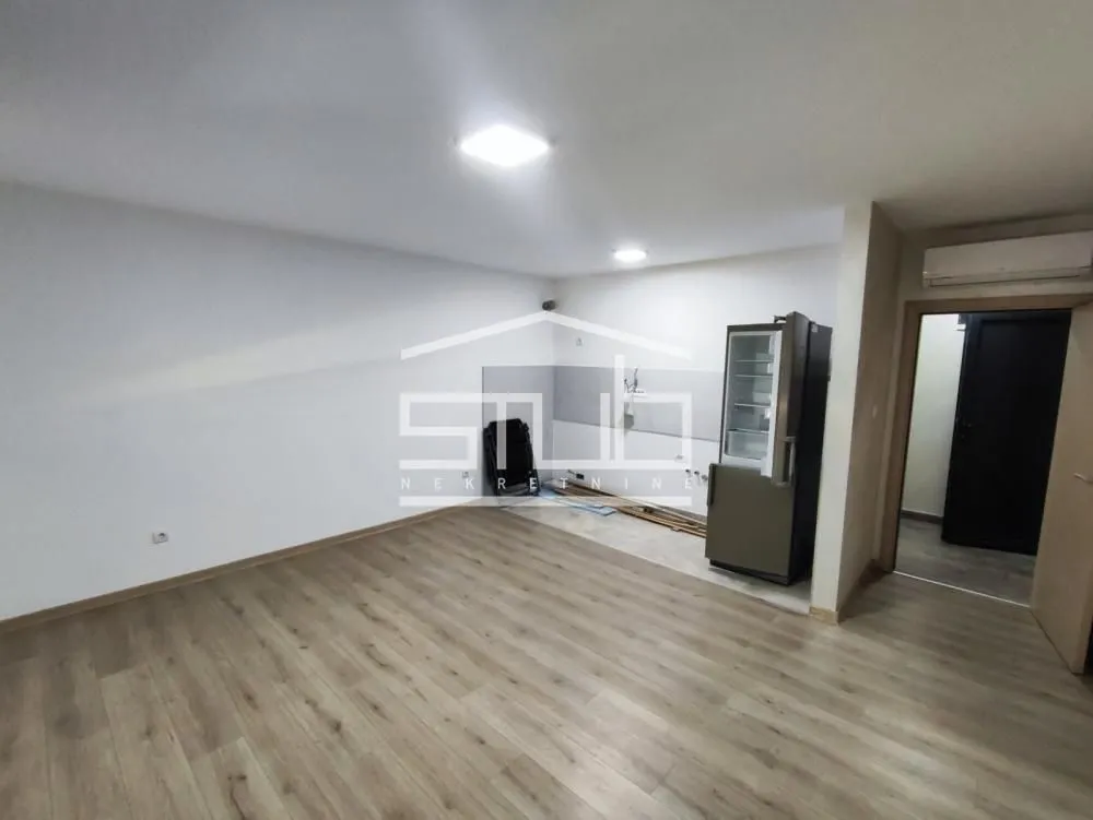 Rent, office space, 660m², Zemun Sve Podlokacije, Beograd