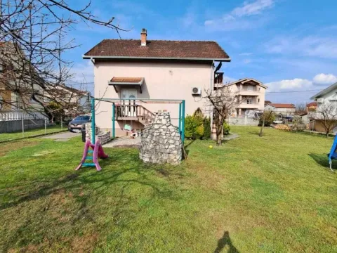 Rent, house, 220m², Donja Gorica, Podgorica - image 8