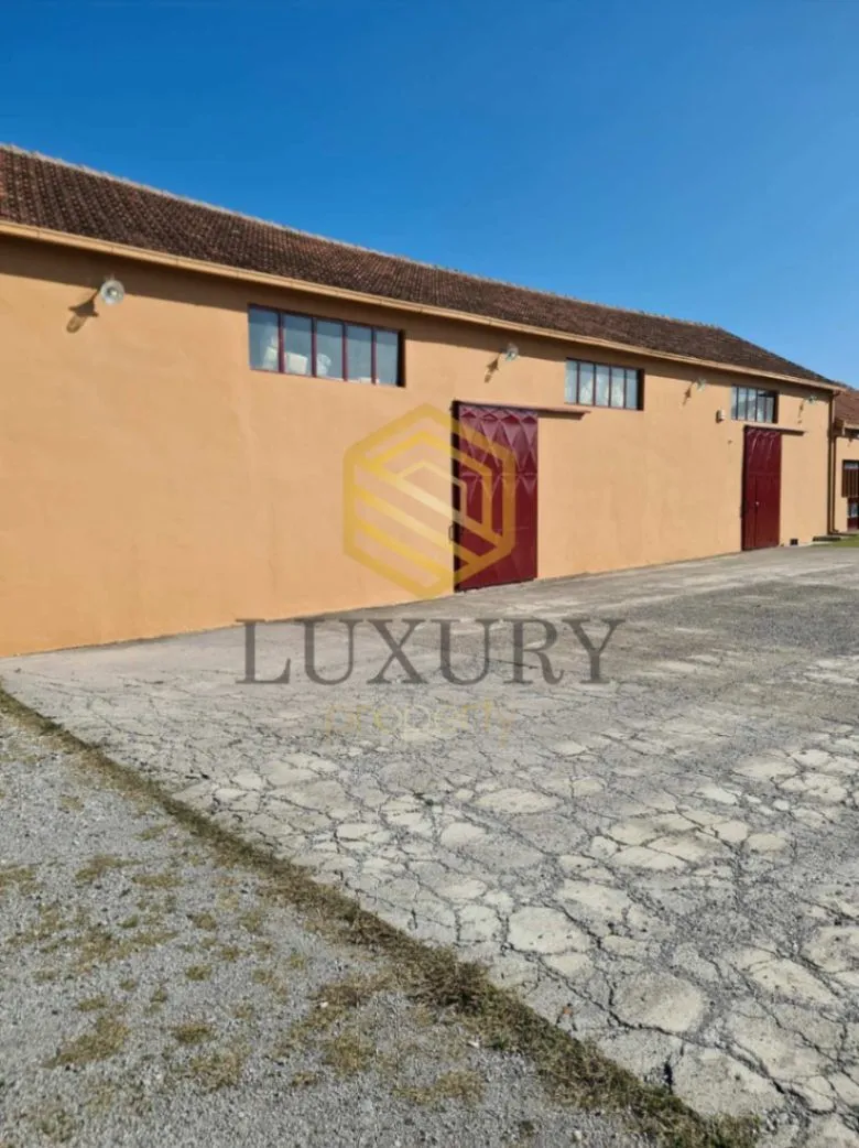 Rent, office space, 190m², Zeta, Podgorica