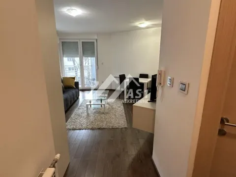 Izdavanje, jednosoban stan, 32m², Bulevar Evrope, Novi Sad Sve Podlokacije - image 4