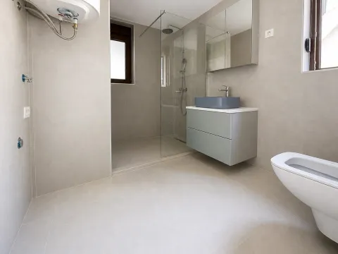 Sale, one bedroom apartment, 52m², Bečići, Budva - image 6