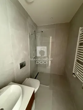 Izdavanje, trosoban stan, 79m², Savski Venac, Beograd - image 8
