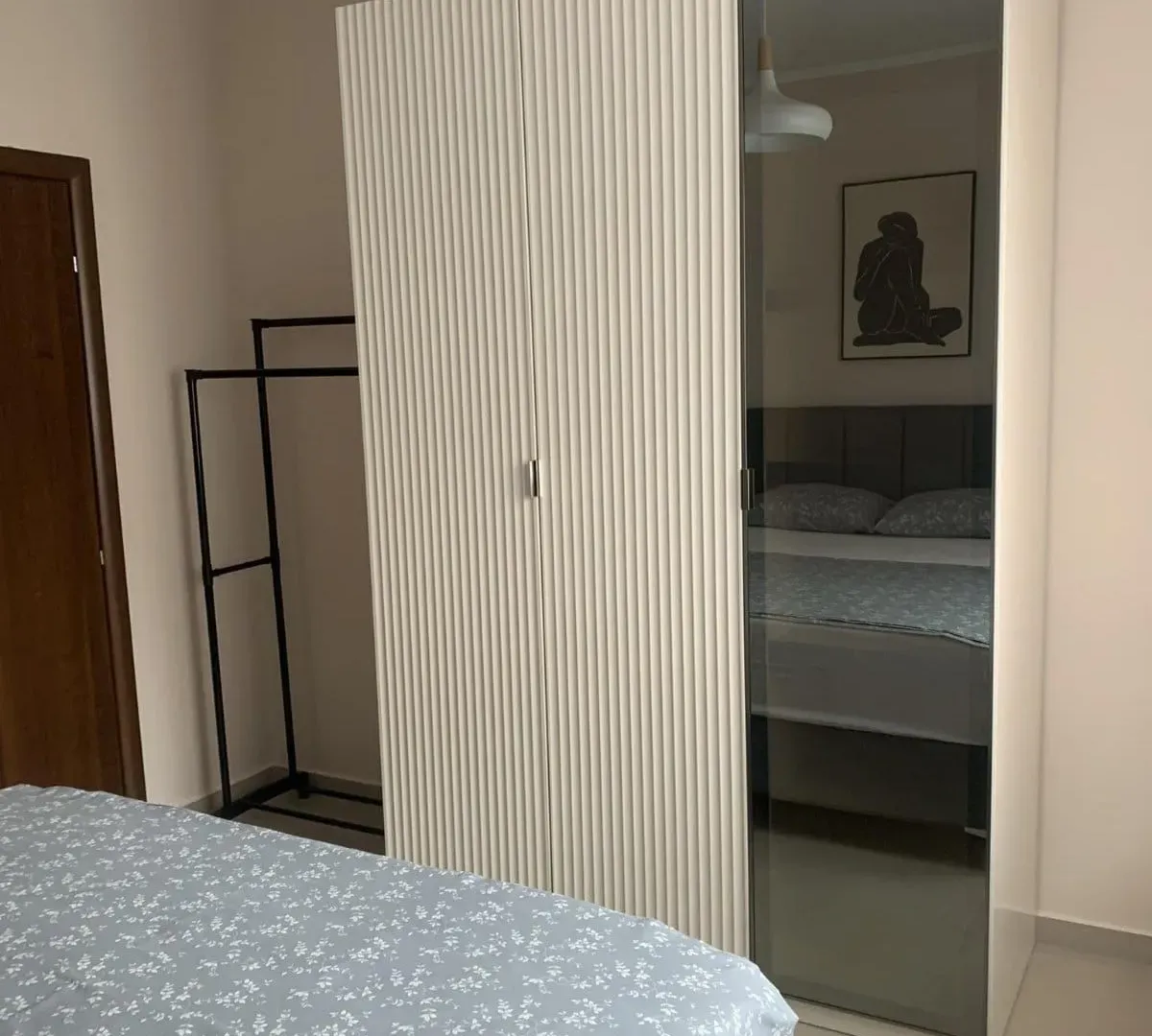 Izdavanje, dvosoban stan, 70m², Dobrota, Kotor