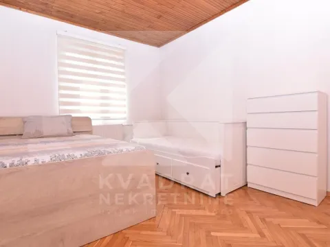 Izdavanje, kuća, 250m², Zagorič, Podgorica - image 15