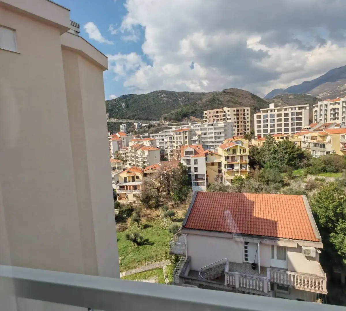 Sale, two bedroom apartment, 56m², Bečići, Budva