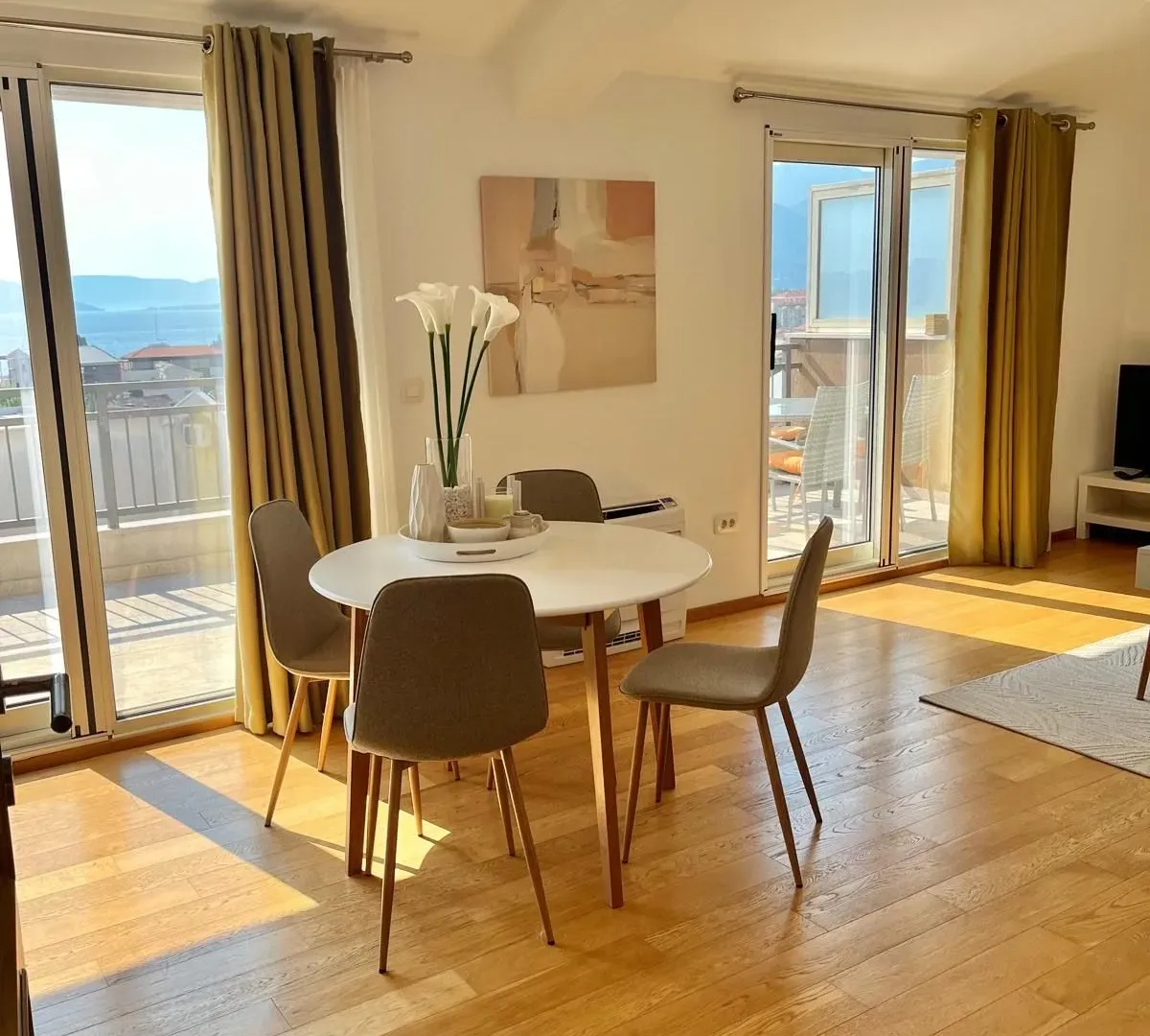 Prodaja, trosoban stan, 99m², Kalimanj, Tivat