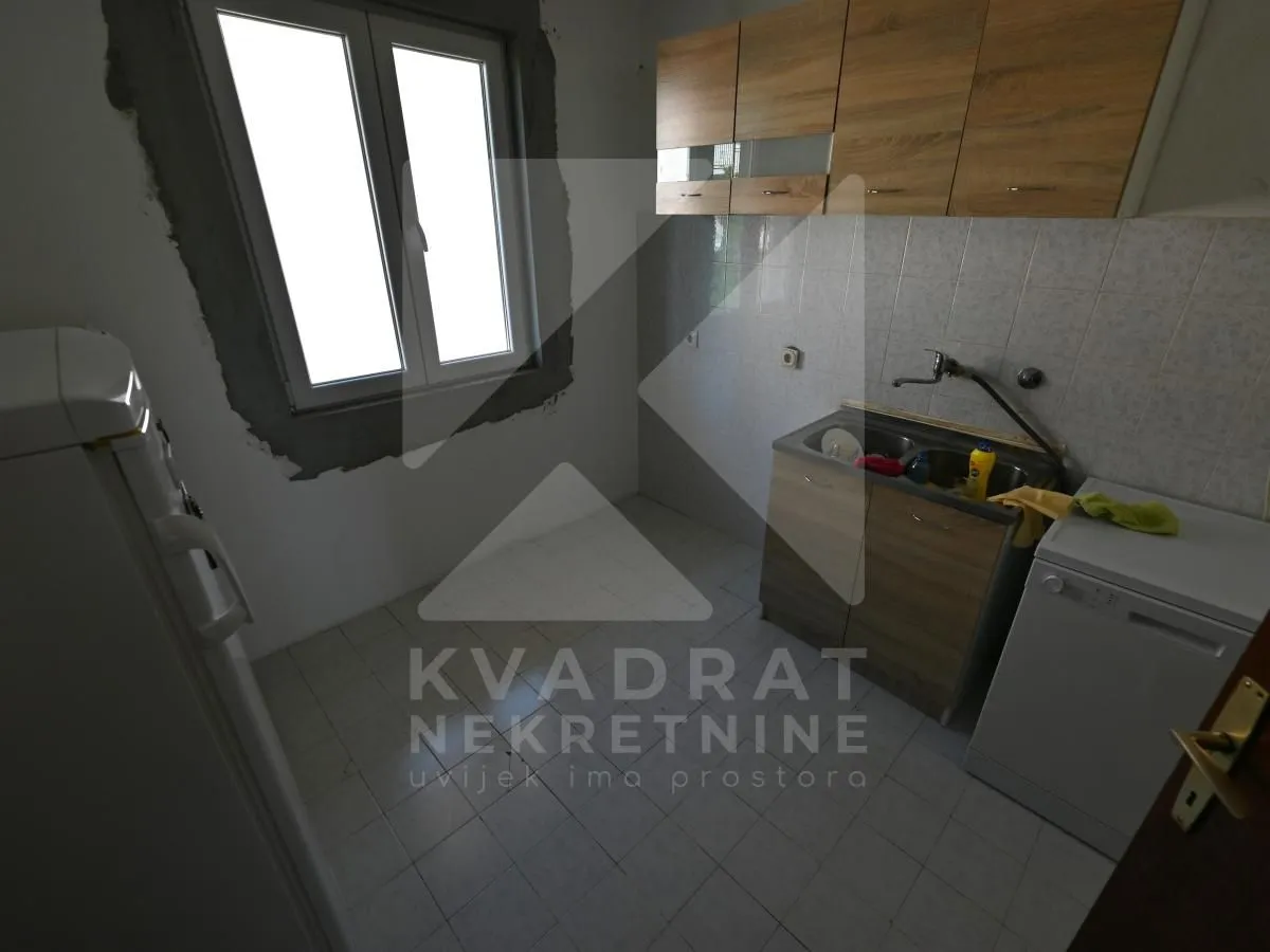 Prodaja, kuća, 370m², Stari Aerodrom, Podgorica