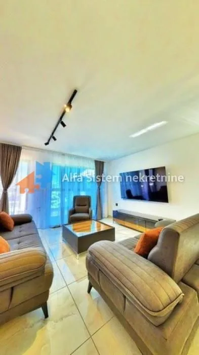 Izdavanje, kuća, 52m², Veliki Mokri Lug, Zvezdara Sve Podlokacije