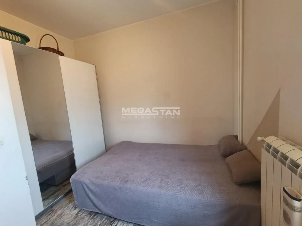 Izdavanje, dvosoban stan, 45m², Savski Venac, Beograd