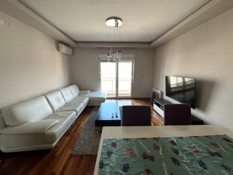 Rent, one bedroom apartment, 53m², City Kvart, Podgorica - image 1