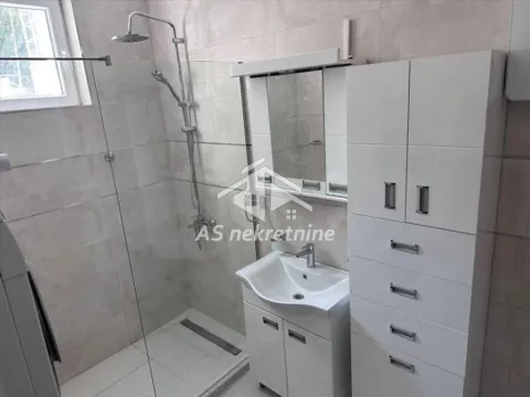 Izdavanje, trosoban stan, 79m², Savski Venac, Beograd - image 7