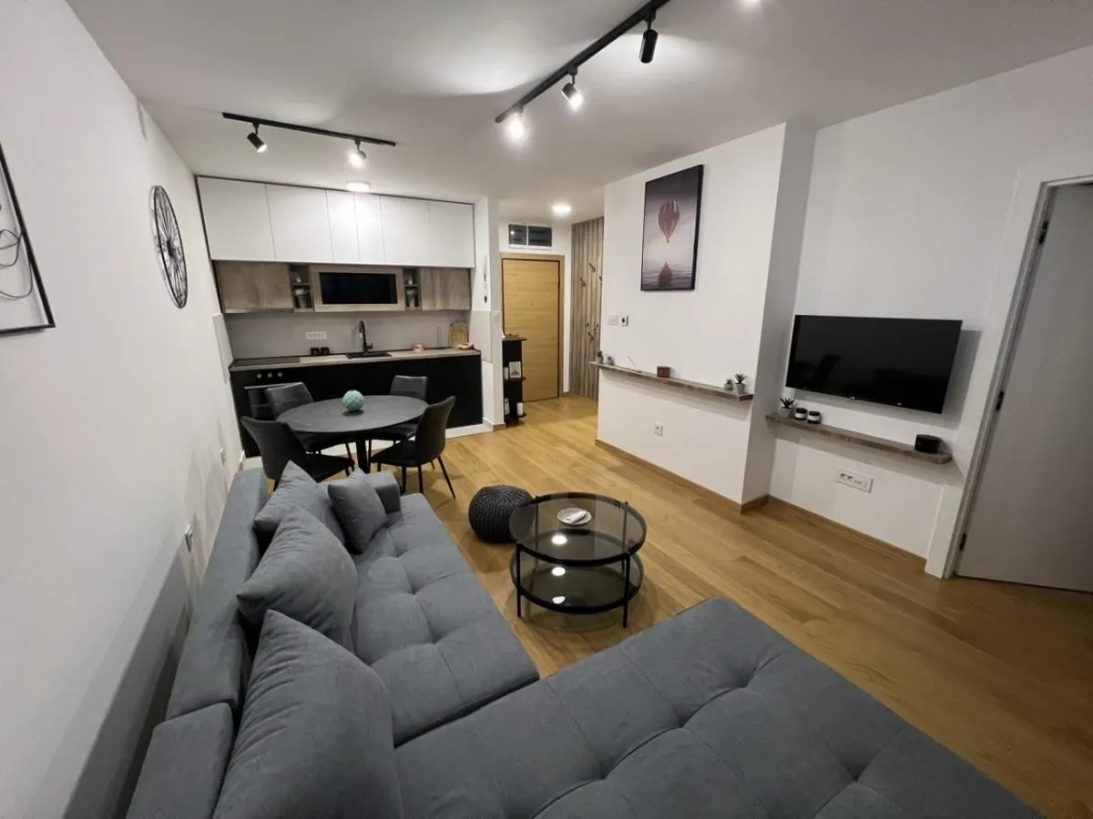 Prodaja, dvosoban stan, 48m², Rotkvarija, Novi Sad Sve Podlokacije