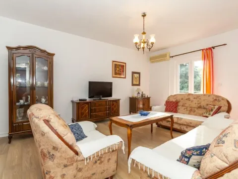 Prodaja, kuća, 230m², Herceg Novi, Crna Gora - image 2
