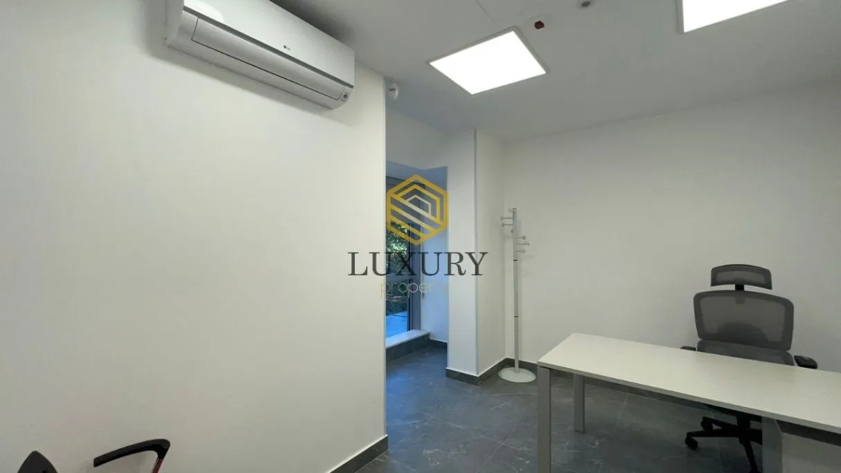 Rent, office space, 76m², Centar, Podgorica