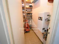 Prodaja, četvorosoban stan, 120m², Stara Varoš, Podgorica - image 22