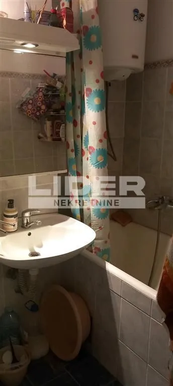 Prodaja, trosoban stan, 88m², Novi Beograd Blok 72, Novi Beograd Sve Podlokacije