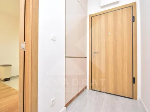 Izdavanje, jednosoban stan, 48m², New City, Podgorica - image 8