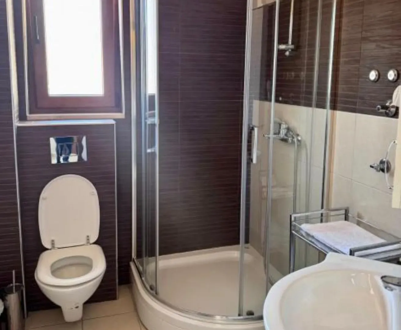 Rent, hospitality venue, 250m², Dobrota, Kotor