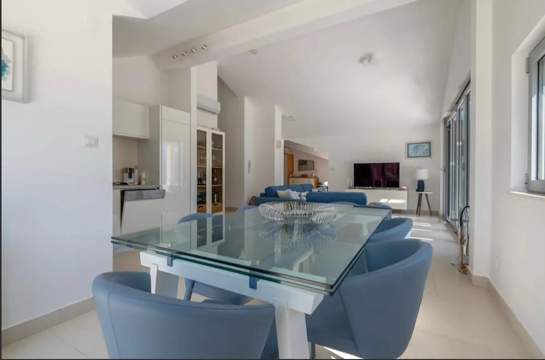 Sale, two bedroom apartment, 90m², Morinj, Kotor