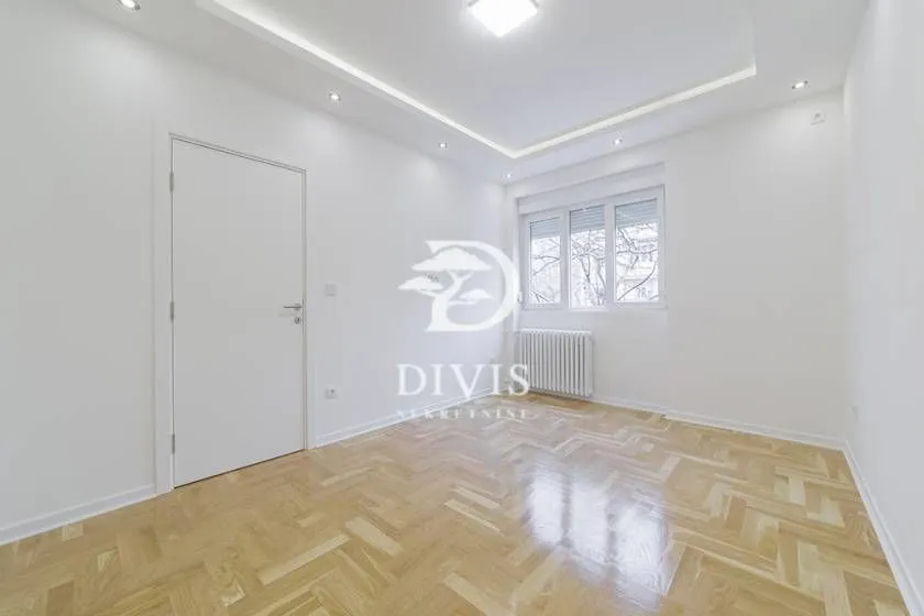 Sale, four bedroom apartment, 80m², Vračar Sve Podlokacije, Beograd
