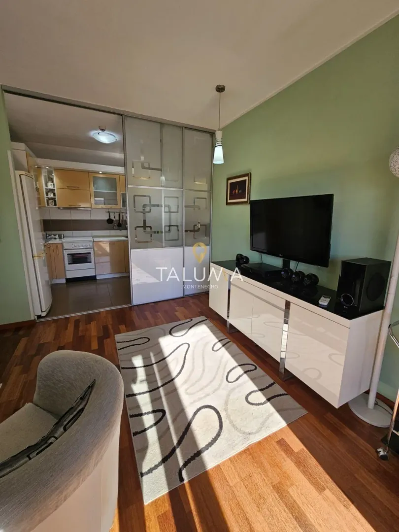 Rent, two bedroom apartment, 75m², City Kvart, Podgorica