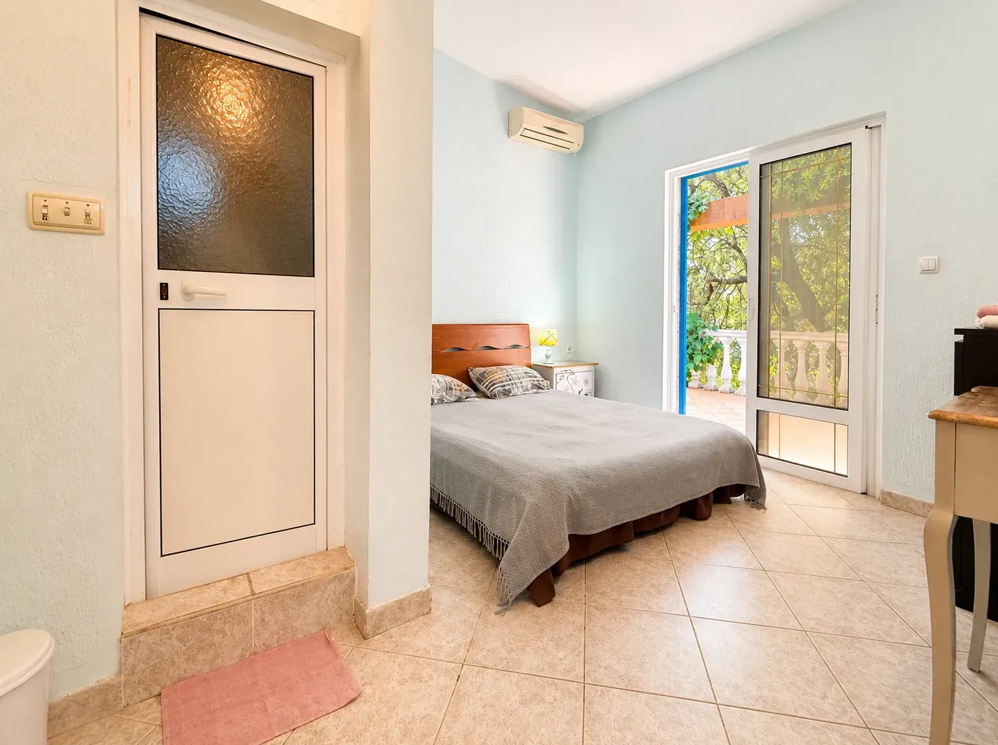 Rent, house, 200m², Utjeha, Bar