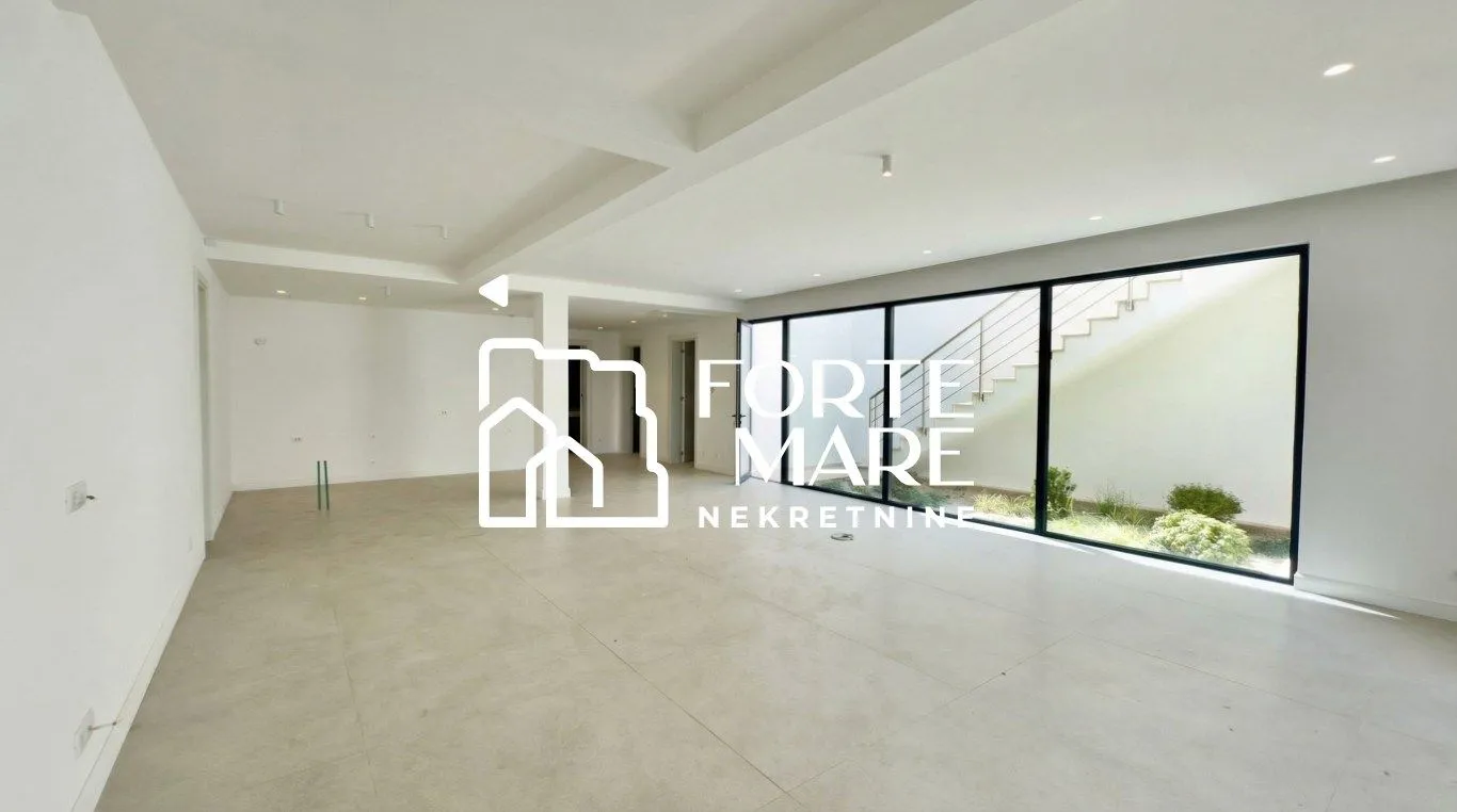 Sale, house, 350m², Krašići, Tivat