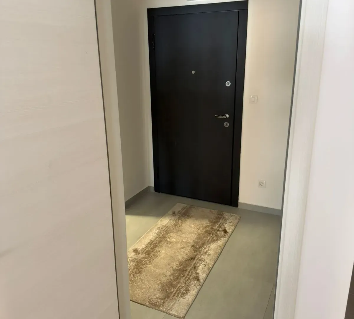 Izdavanje, jednosoban stan, 42m², Stari Aerodrom, Podgorica
