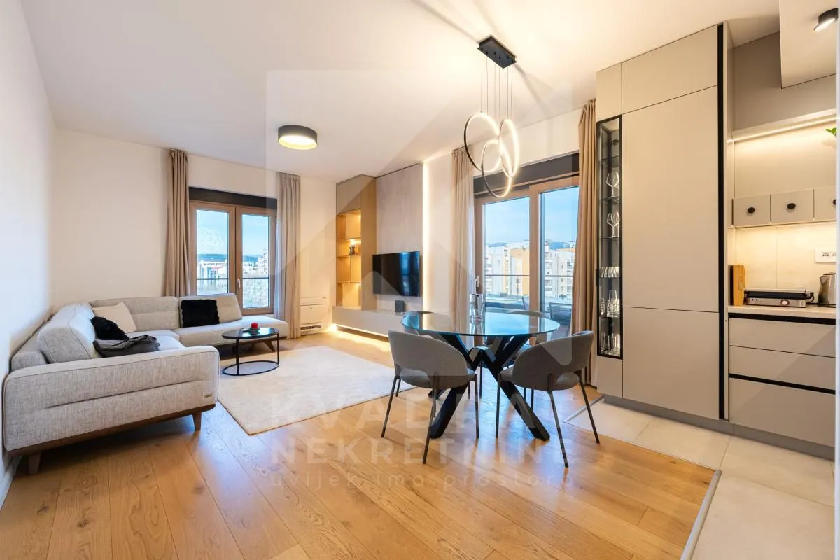 Izdavanje, dvosoban stan, 80m², Stara Varoš, Podgorica