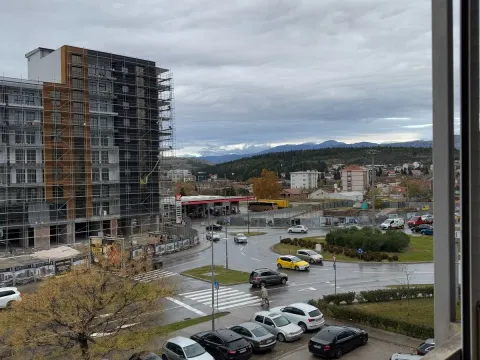 Izdavanje, dvosoban stan, 76m², Stari Aerodrom, Podgorica - image 19