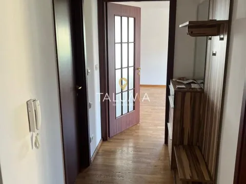 Izdavanje, dvosoban stan, 65m², City Kvart, Podgorica - image 2