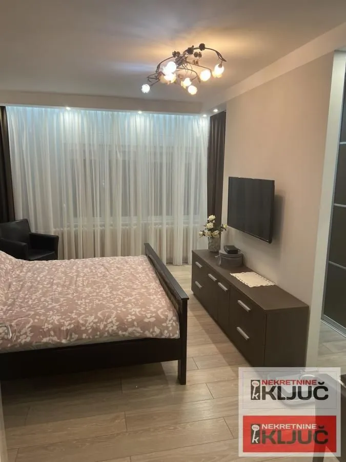 Prodaja, četvorosoban stan, 105m², Spens, Novi Sad Sve Podlokacije