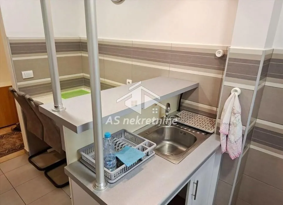 Izdavanje, dvosoban stan, 47m², Slavija, Vračar Sve Podlokacije