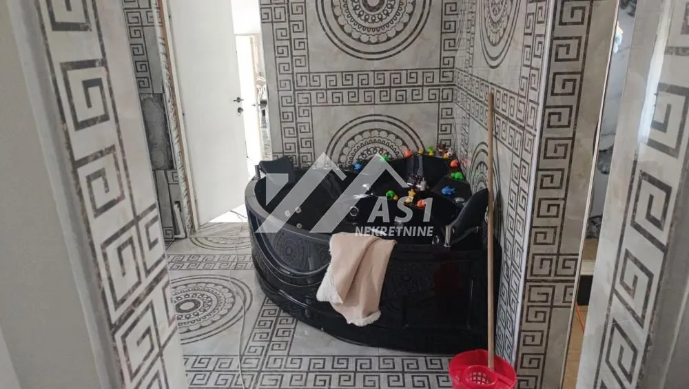 Izdavanje, kuća, 250m², Veternik, Novi Sad Sve Podlokacije