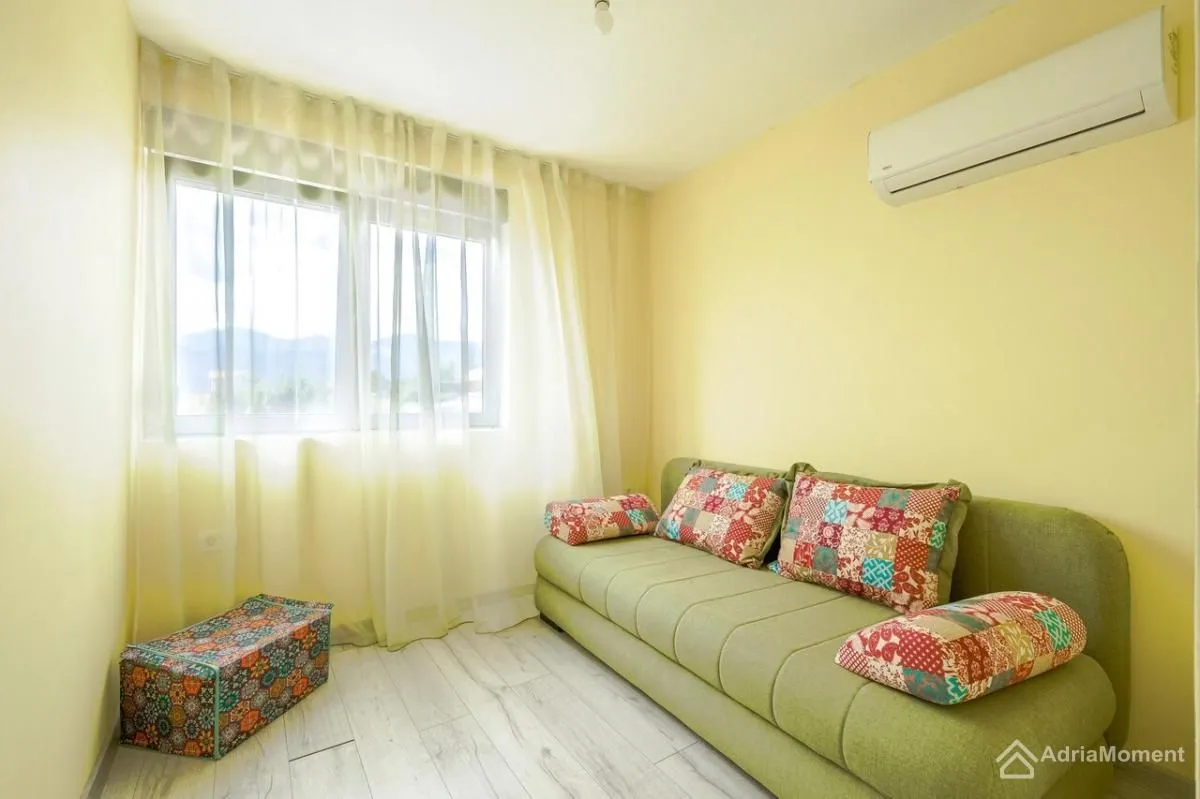 Prodaja, trosoban stan, 116m², Centar, Tivat