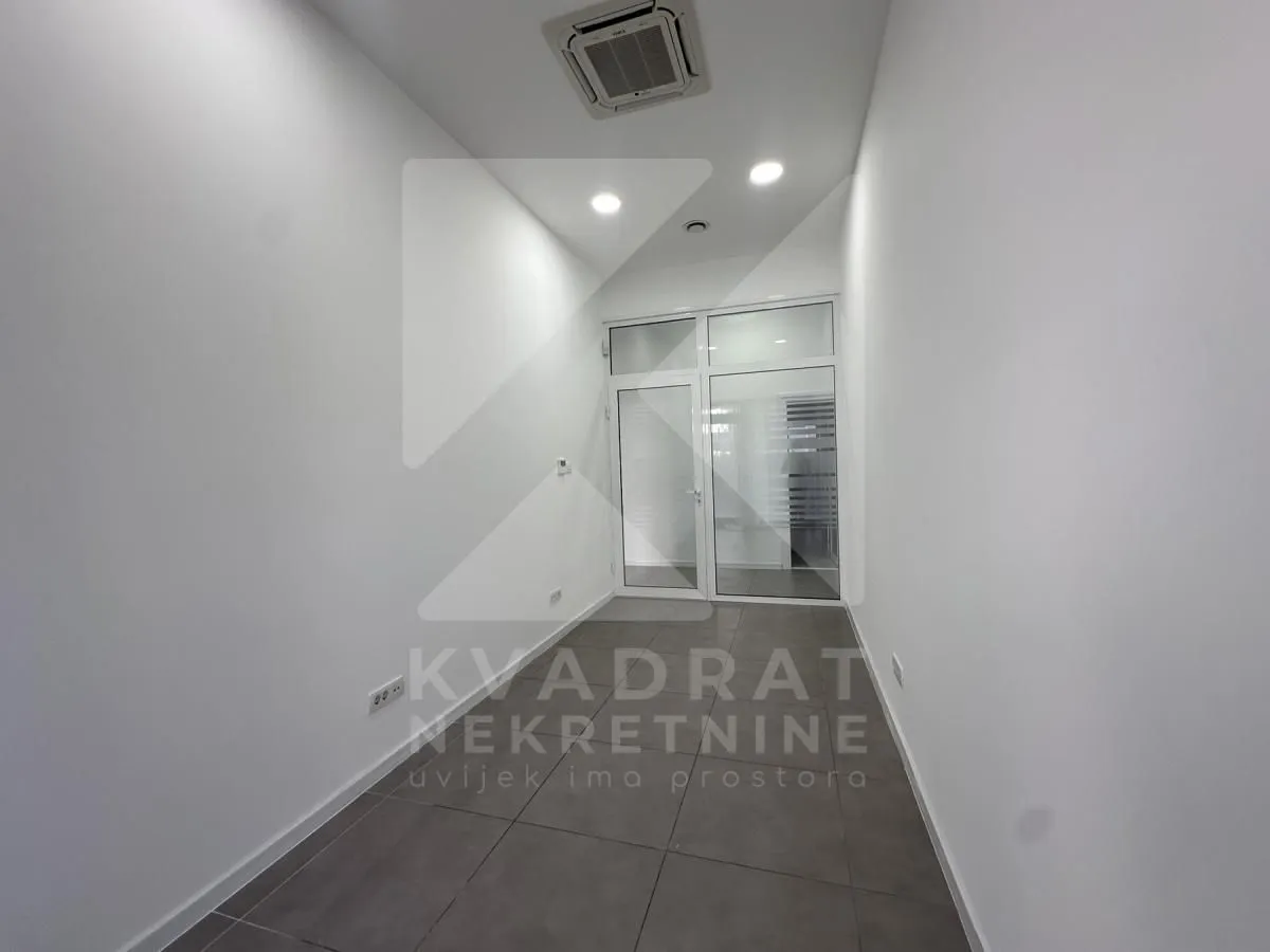 Rent, office space, 362m², Ljubović, Podgorica